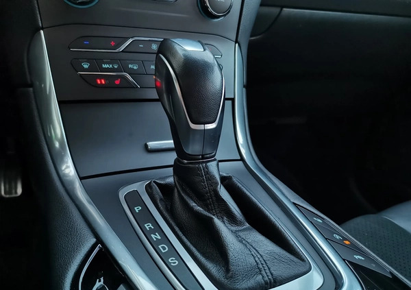 Ford S-Max cena 85900 przebieg: 199000, rok produkcji 2016 z Olsztyn małe 704